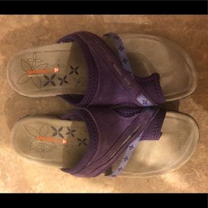 Merrell flip flops sandals purple comfy 9